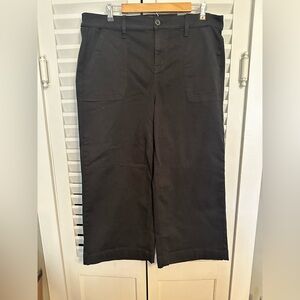 NWT Torrid Black Twill Wide-Leg Crop Pants